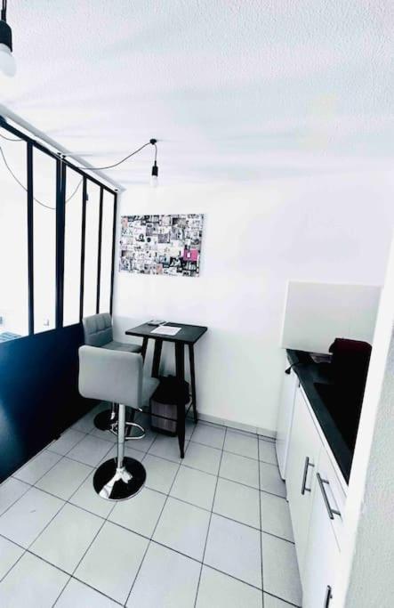 Apartamento Studio Gare St Roch Avec Box De Garage Montpellier Exterior foto
